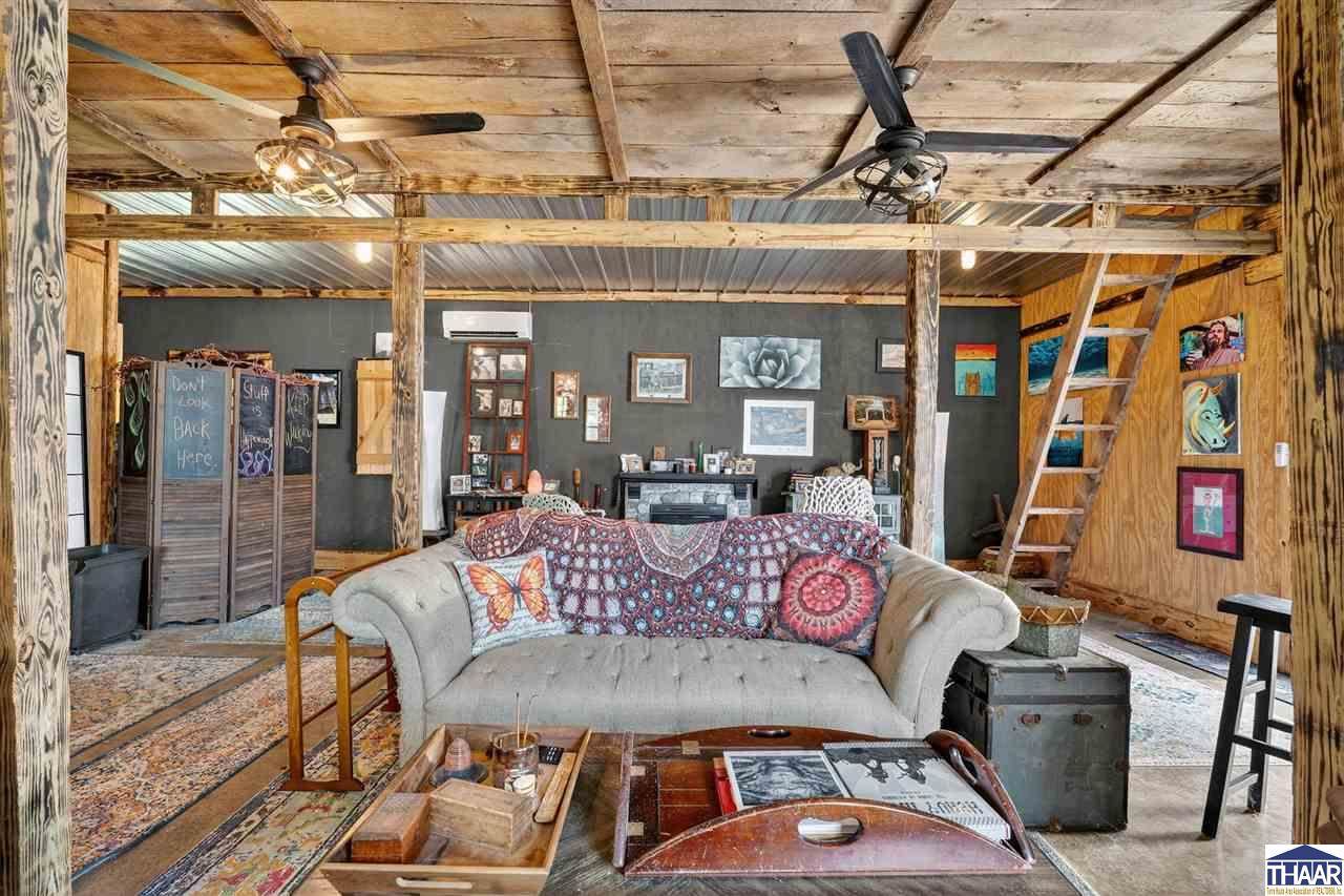 10 Rose, Marshall, IL 62441