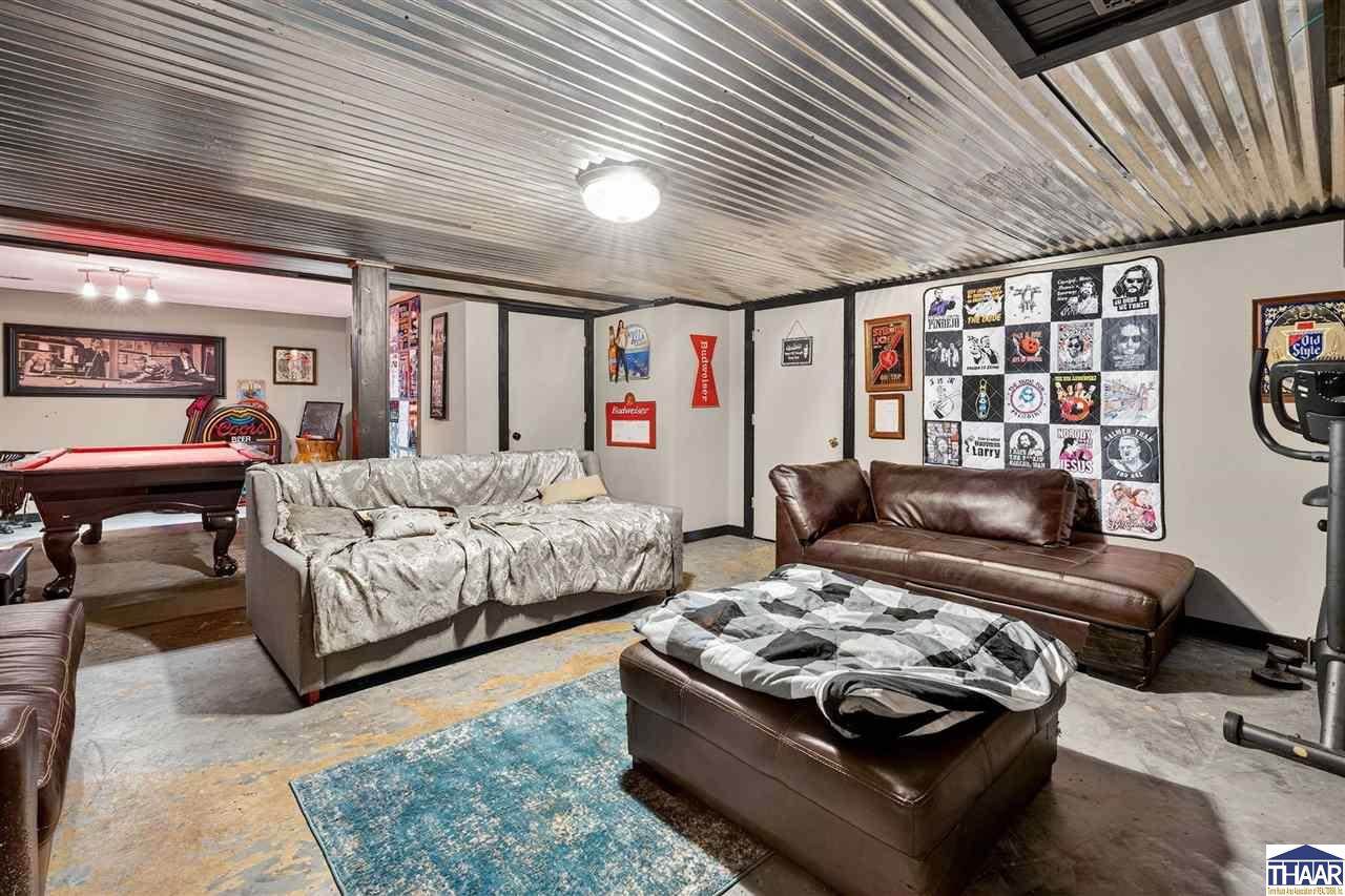 10 Rose, Marshall, IL 62441