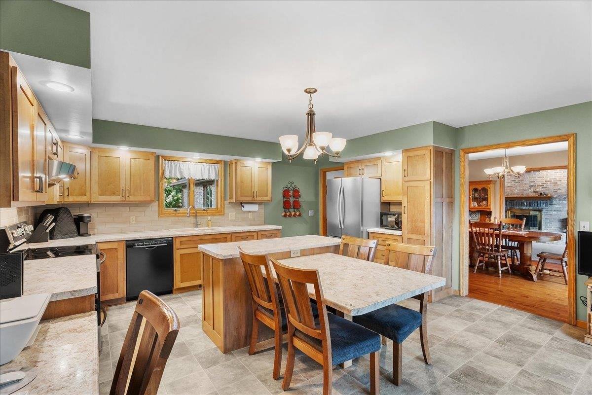 2502 E Fillmore Street, Marshfield, WI 54449