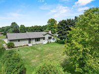 2502 E Fillmore Street, Marshfield, WI 54449