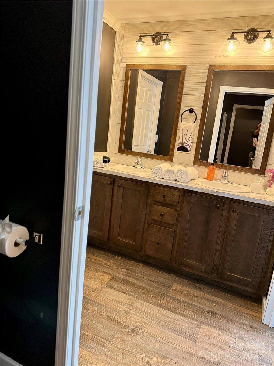 824 Dillsboro Road, Sylva, NC 28779