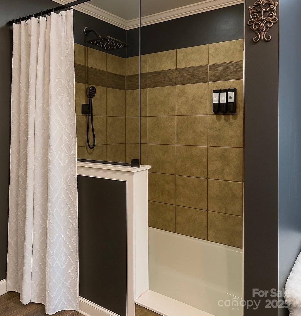 824 Dillsboro Road, Sylva, NC 28779