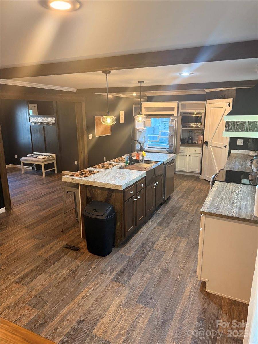 824 Dillsboro Road, Sylva, NC 28779