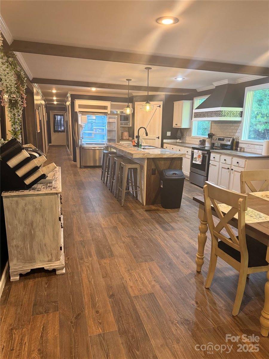 824 Dillsboro Road, Sylva, NC 28779