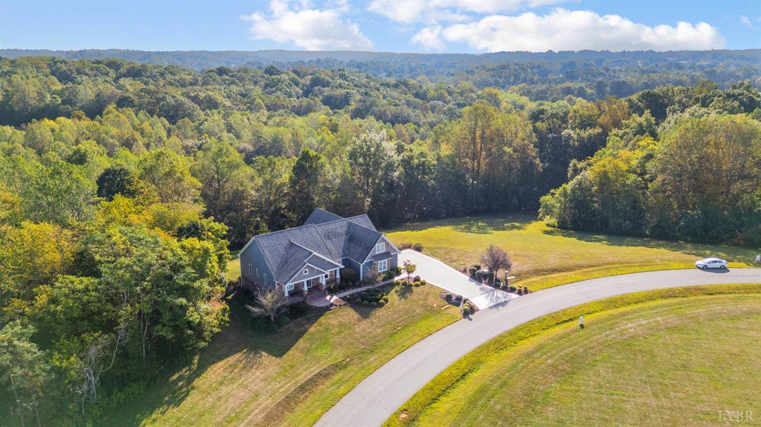 1420 West Crossing Drive, Forest, VA 24551