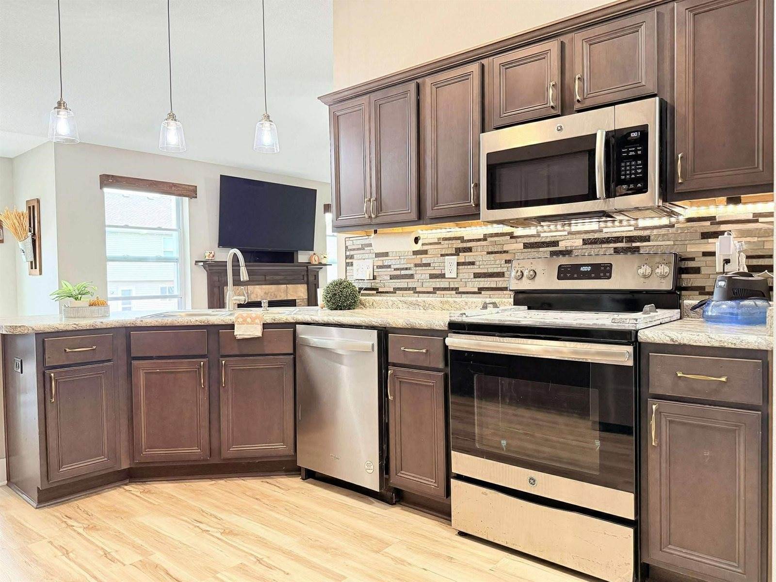 800 36th Street SW, Bondurant, IA 50035