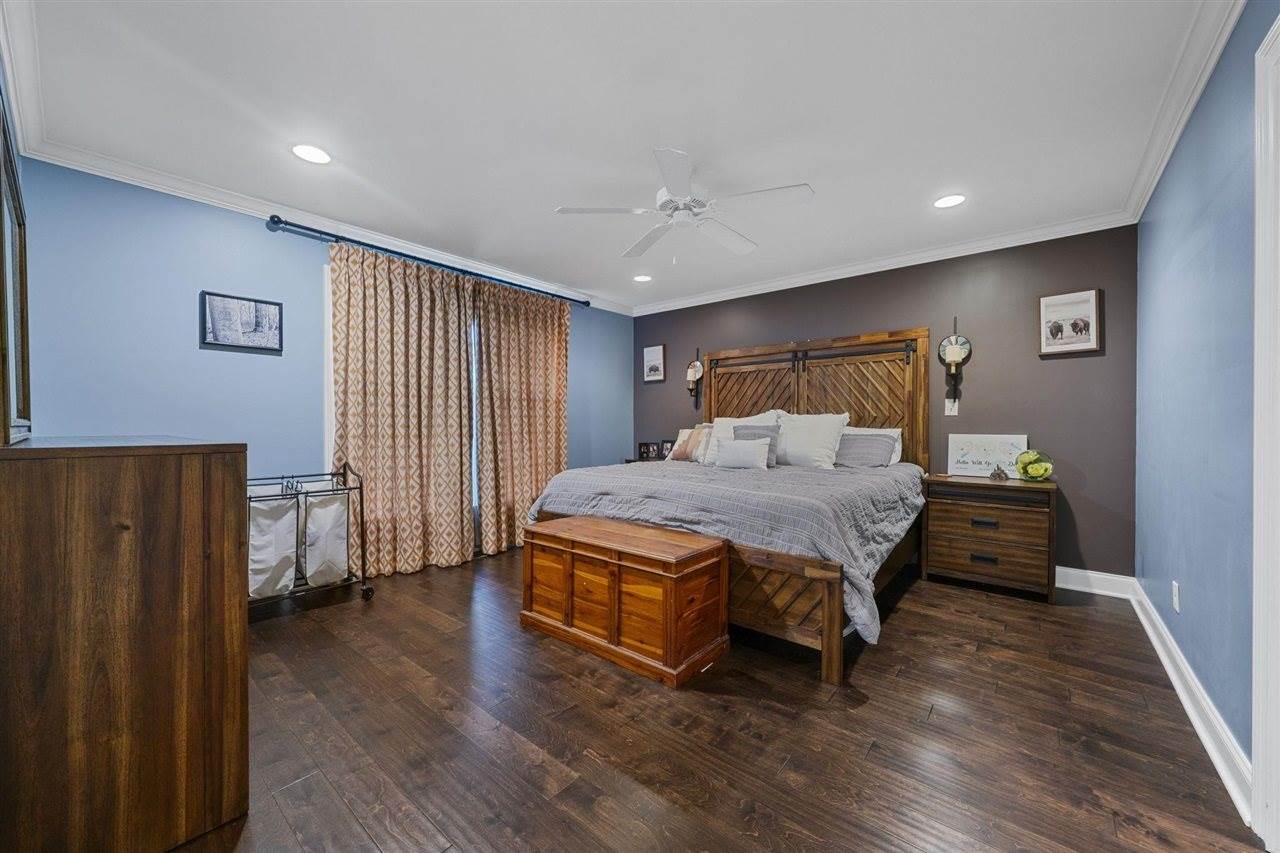 702 Wedgewood Circle, Bowling Green, KY 42103