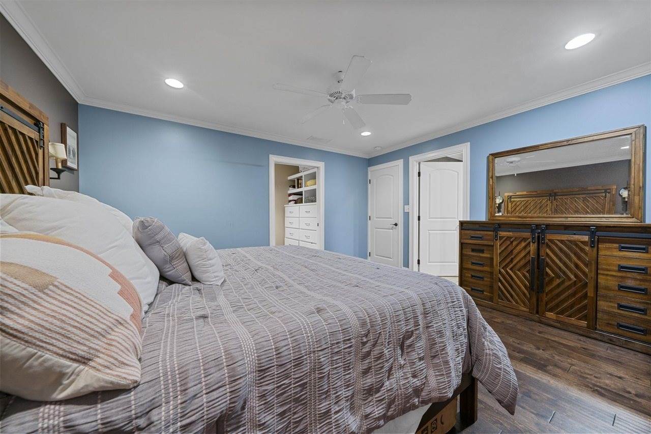 702 Wedgewood Circle, Bowling Green, KY 42103