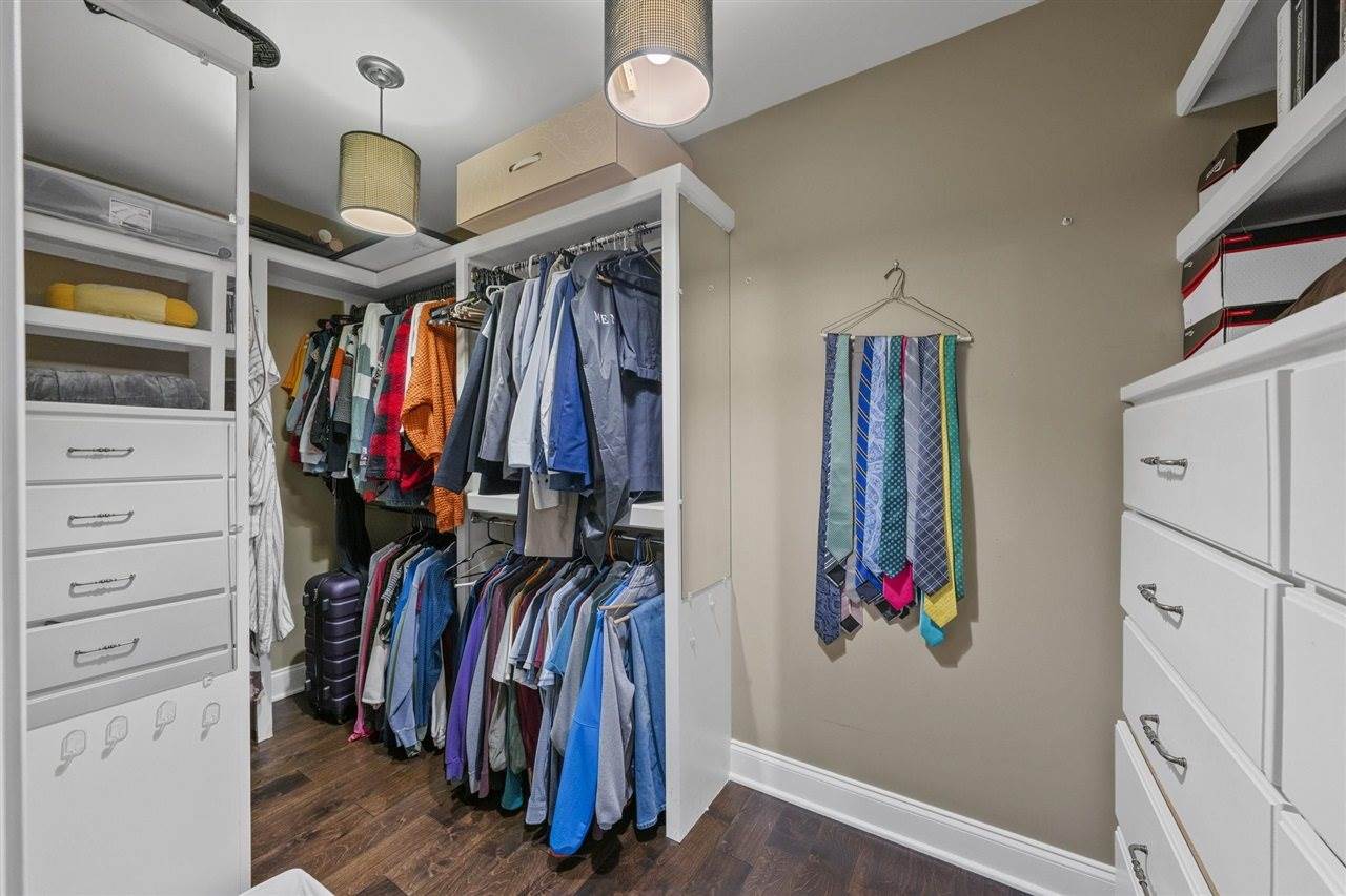 702 Wedgewood Circle, Bowling Green, KY 42103