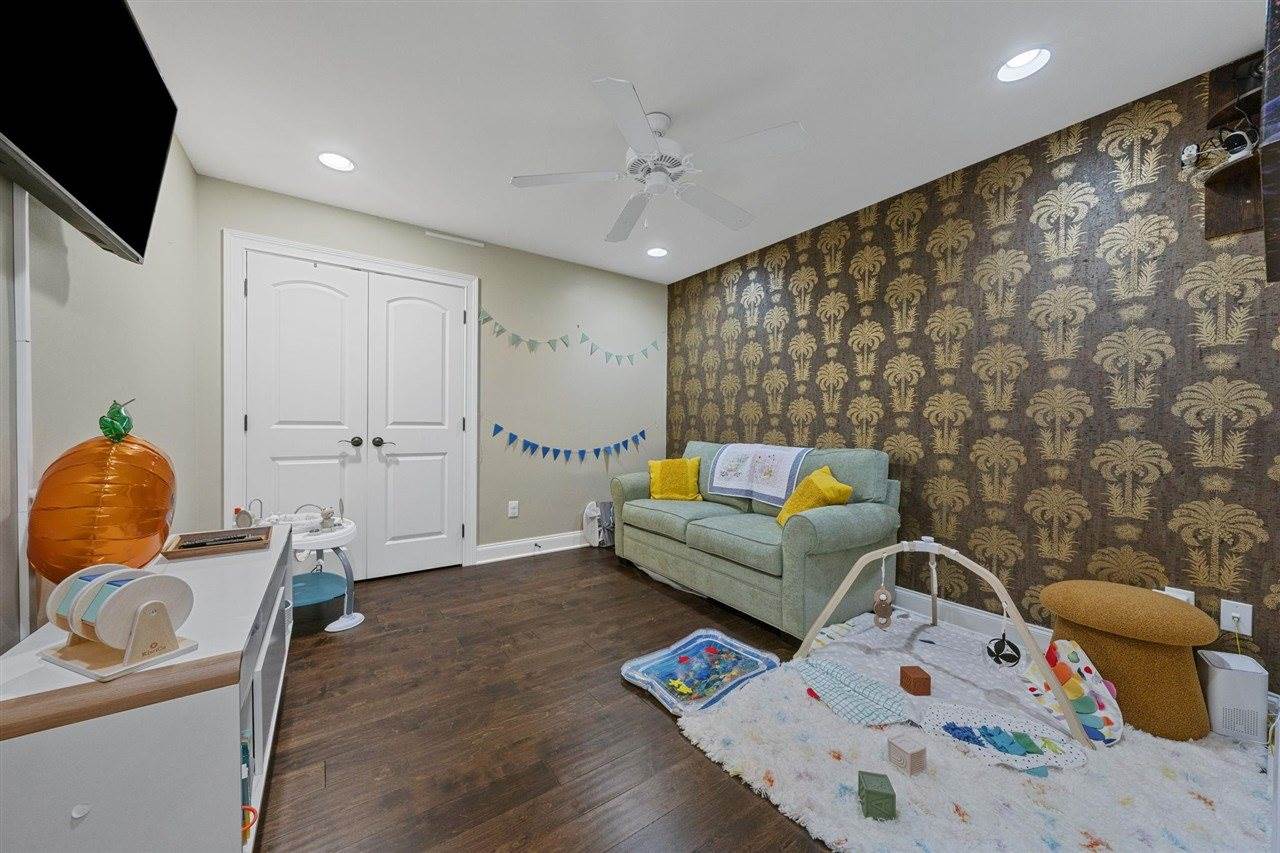 702 Wedgewood Circle, Bowling Green, KY 42103