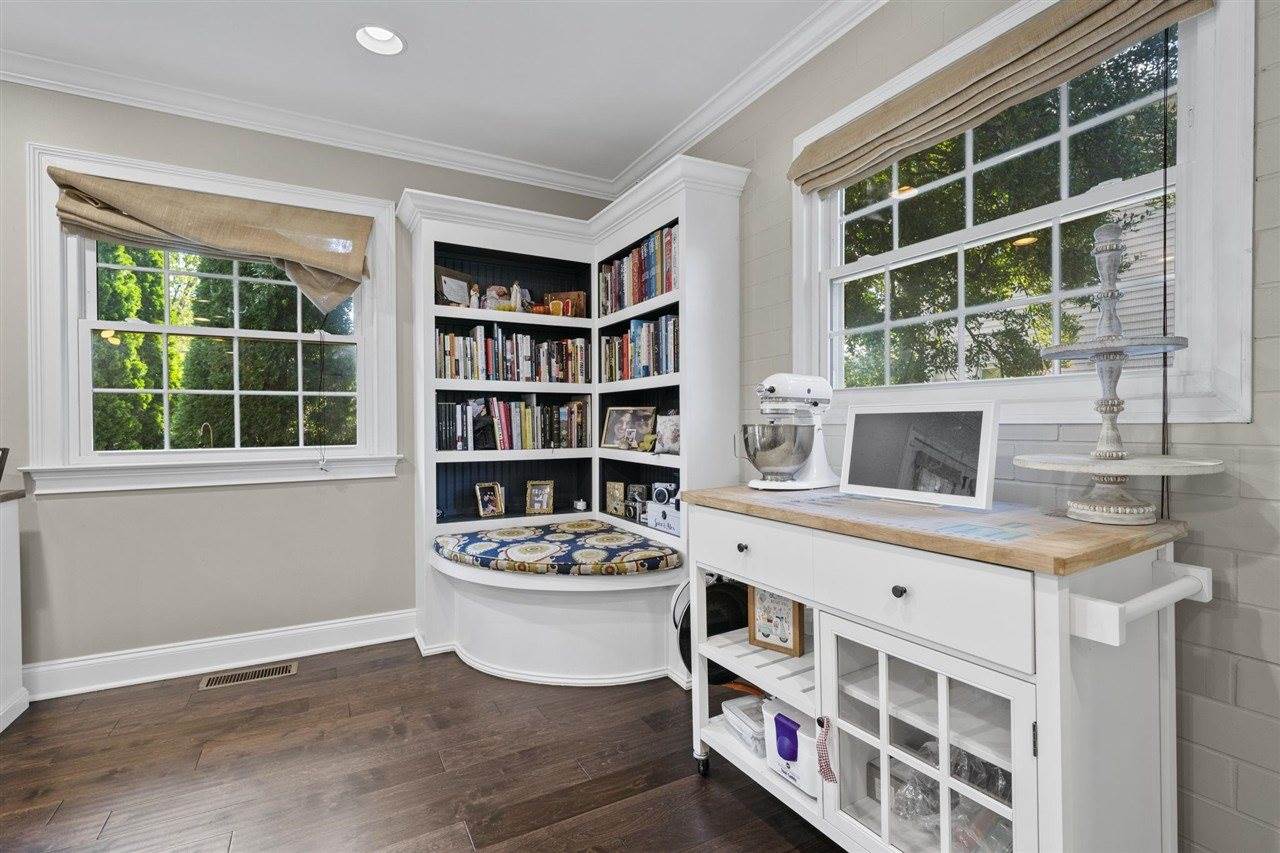 702 Wedgewood Circle, Bowling Green, KY 42103