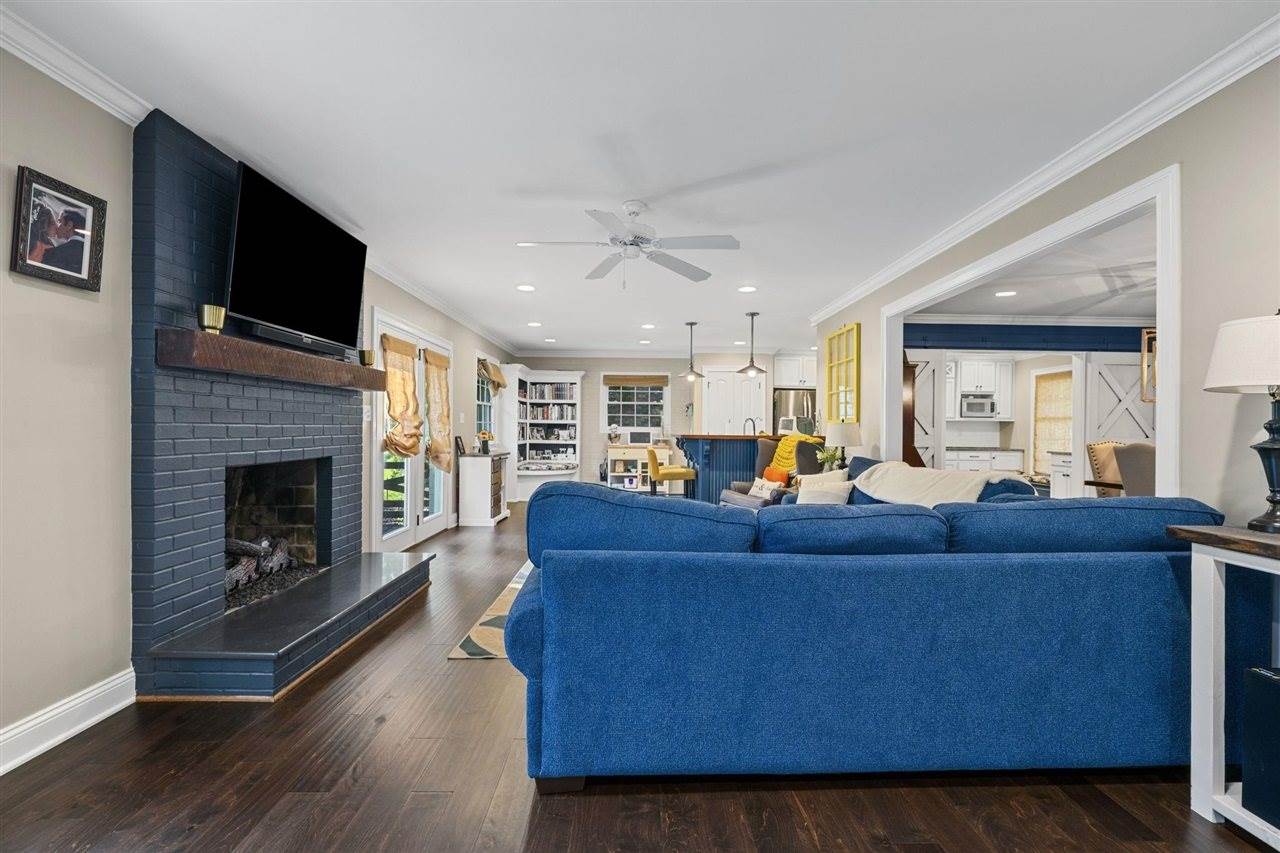 702 Wedgewood Circle, Bowling Green, KY 42103