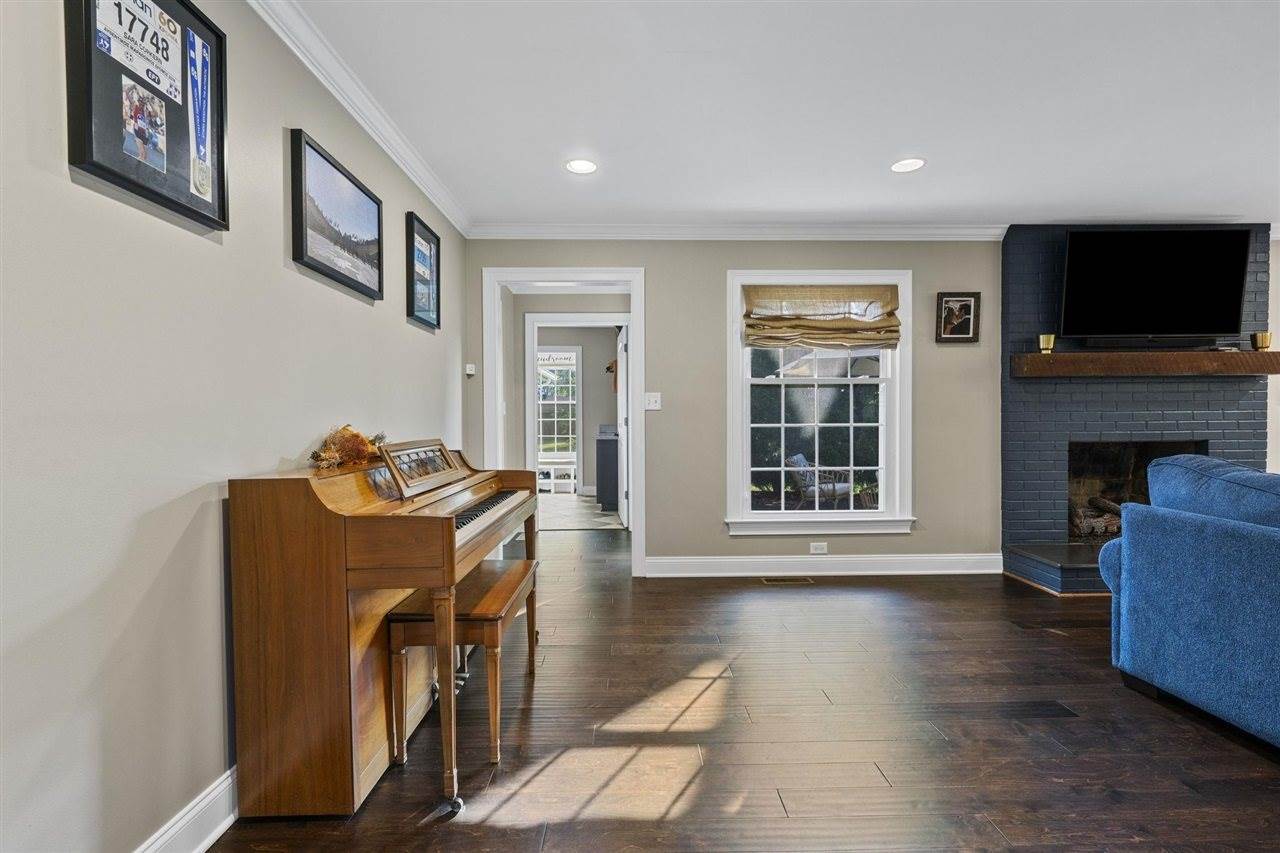 702 Wedgewood Circle, Bowling Green, KY 42103