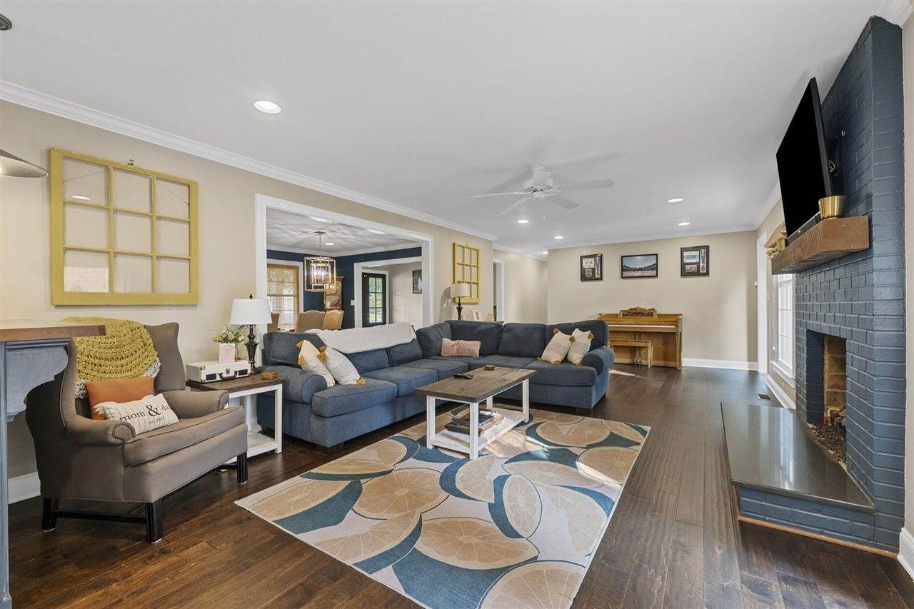 702 Wedgewood Circle, Bowling Green, KY 42103