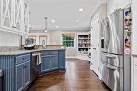 702 Wedgewood Circle, Bowling Green, KY 42103