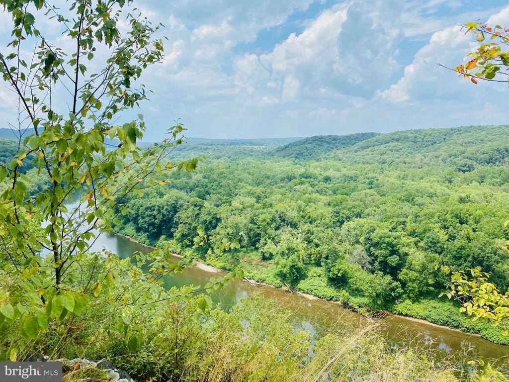 914 Plains Road, Paw Paw, WV 25434