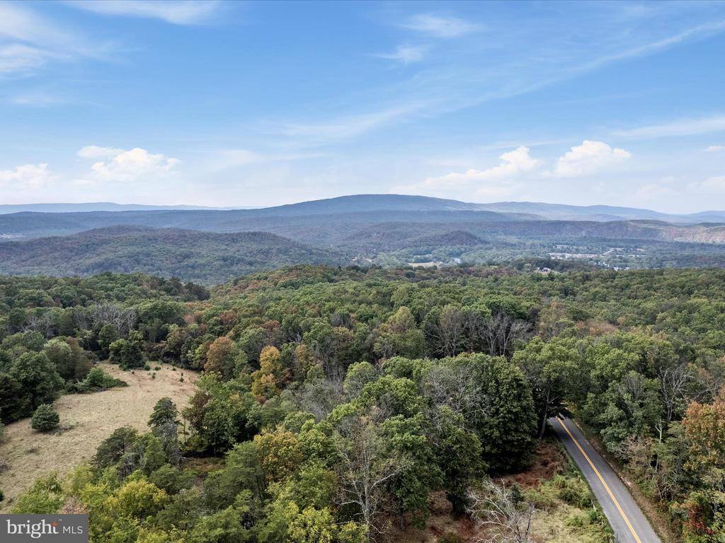 914 Plains Road, Paw Paw, WV 25434