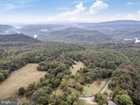 914 Plains Road, Paw Paw, WV 25434