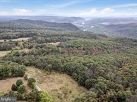 914 Plains Road, Paw Paw, WV 25434