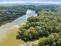 8038 Boxwood Lane, Gloucester, VA 23061