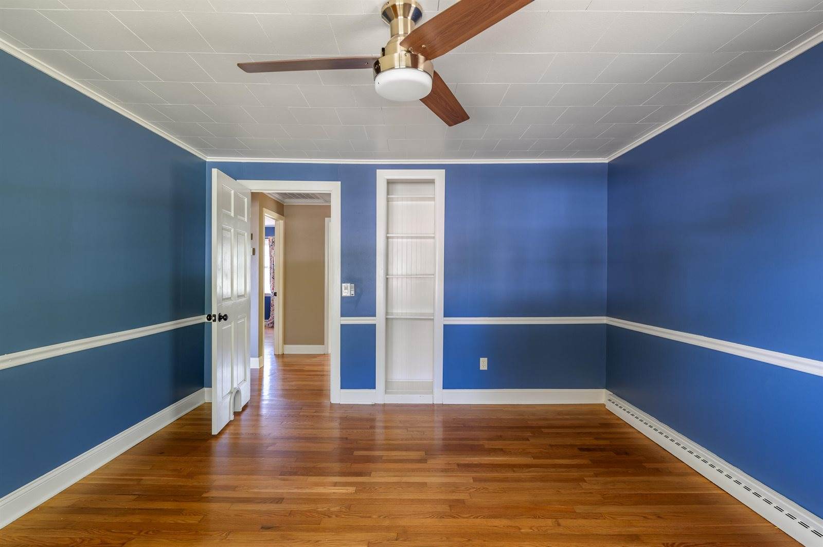 49 Perry Road, Hampden, ME 04444