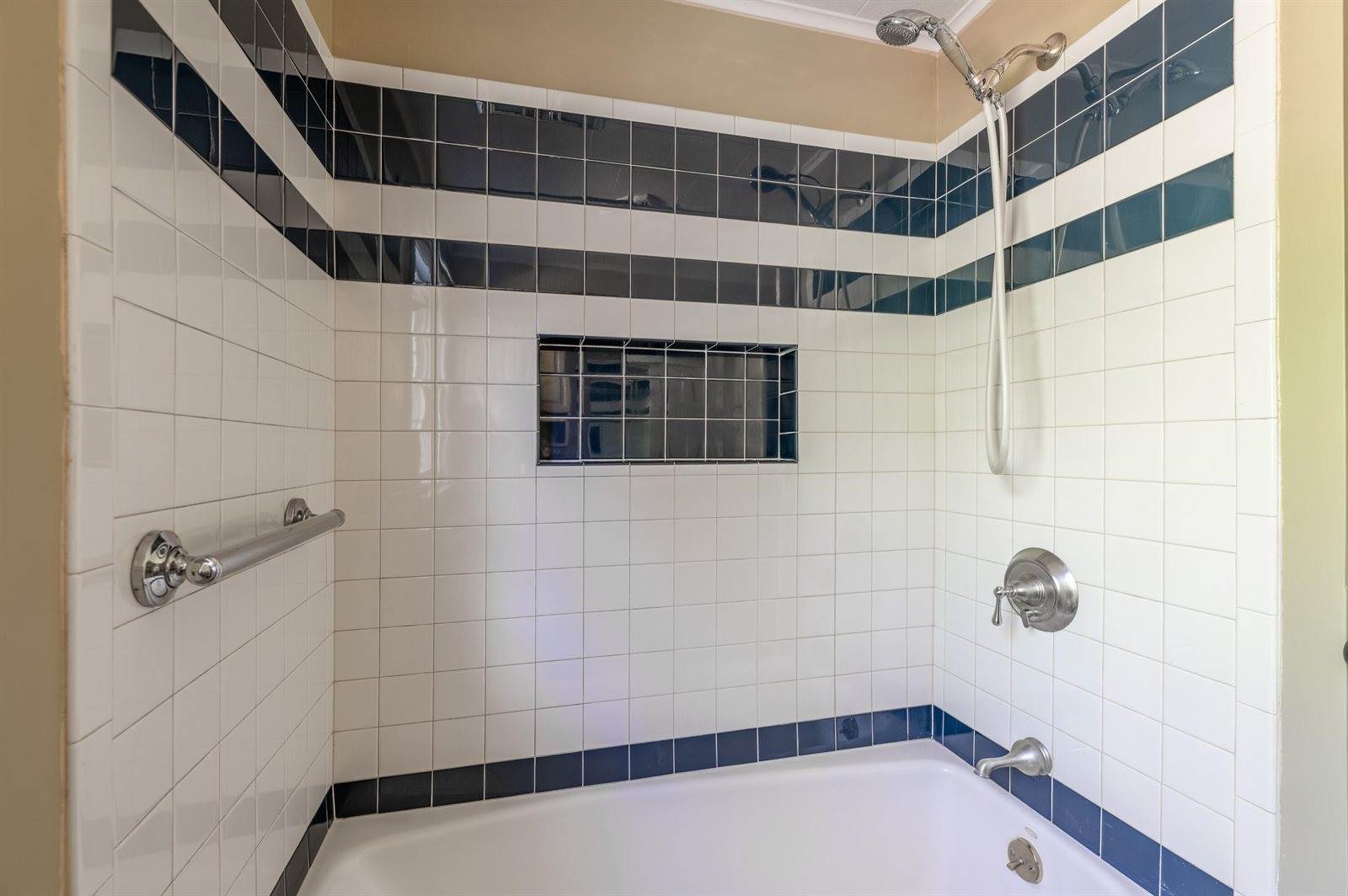 49 Perry Road, Hampden, ME 04444