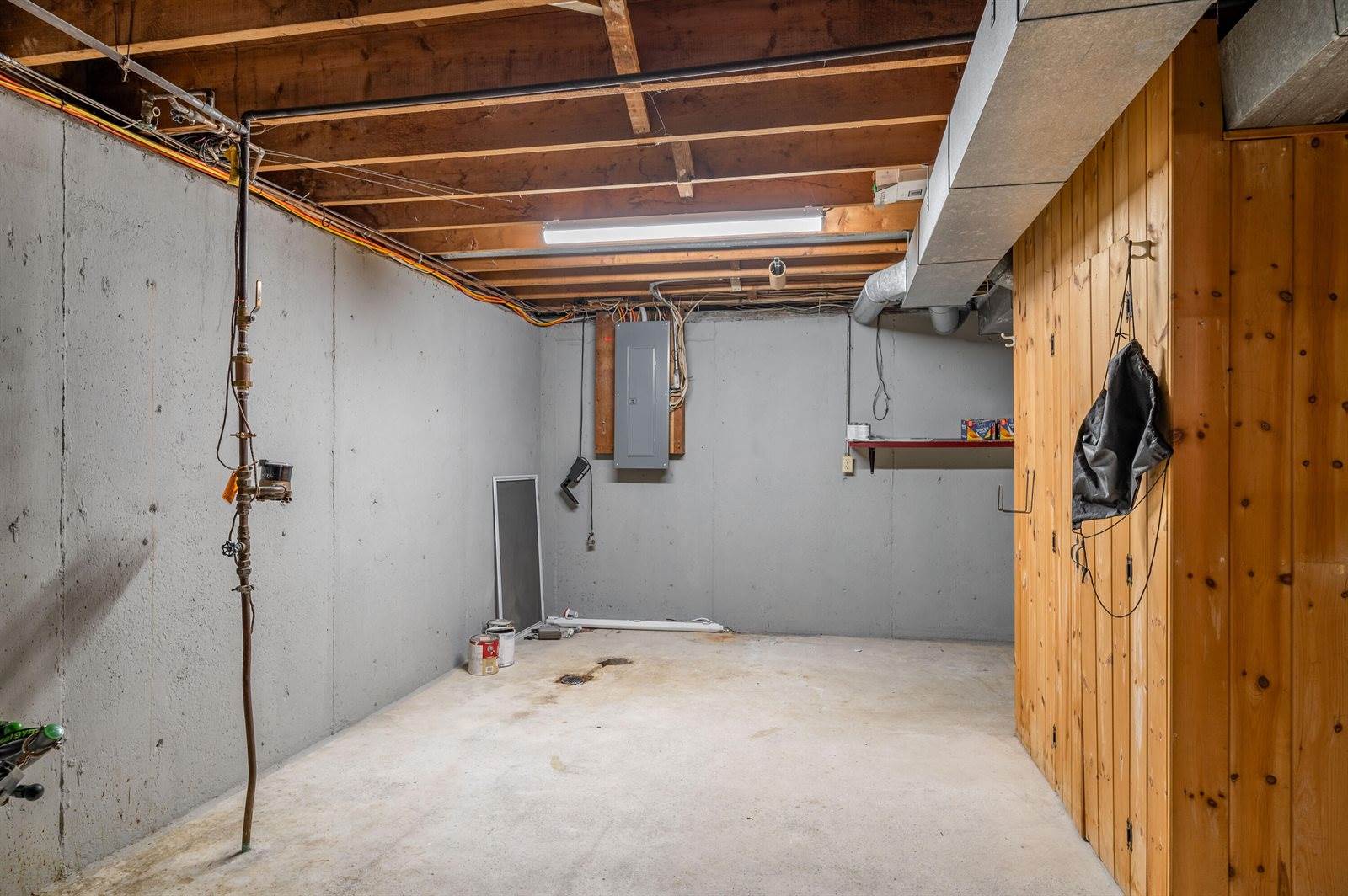 49 Perry Road, Hampden, ME 04444