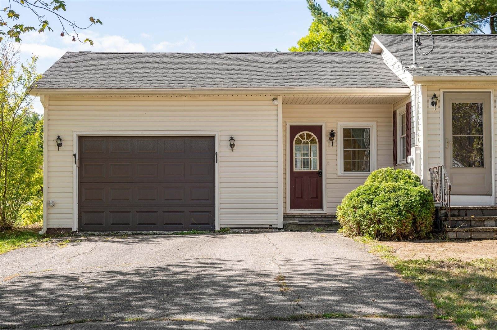 49 Perry Road, Hampden, ME 04444