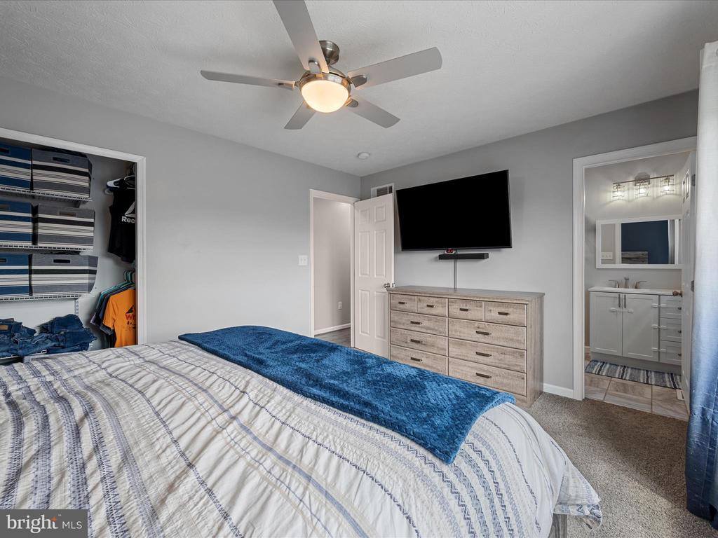 204 Wallace Avenue, Inwood, WV 25428