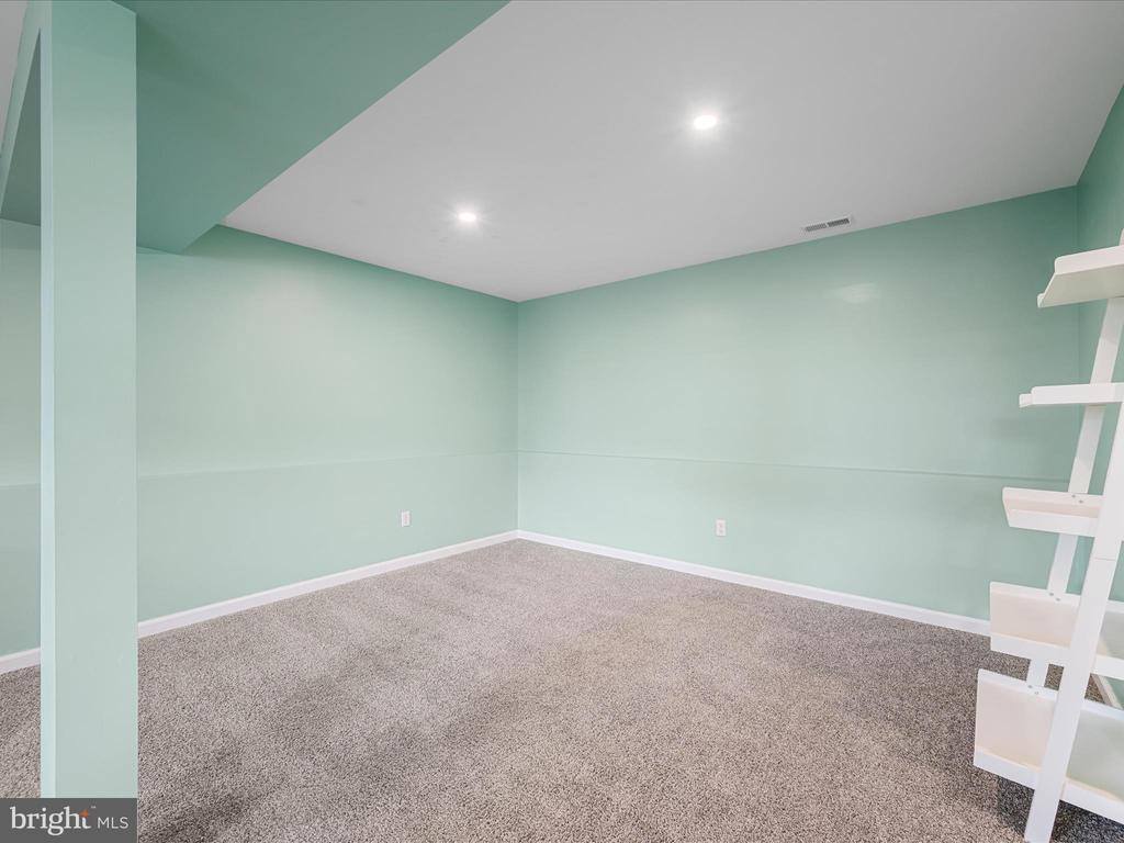 204 Wallace Avenue, Inwood, WV 25428