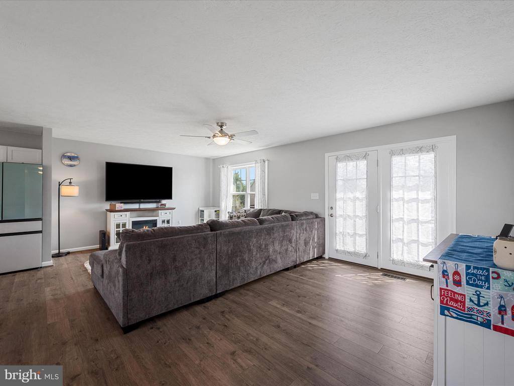 204 Wallace Avenue, Inwood, WV 25428