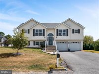 204 Wallace Avenue, Inwood, WV 25428