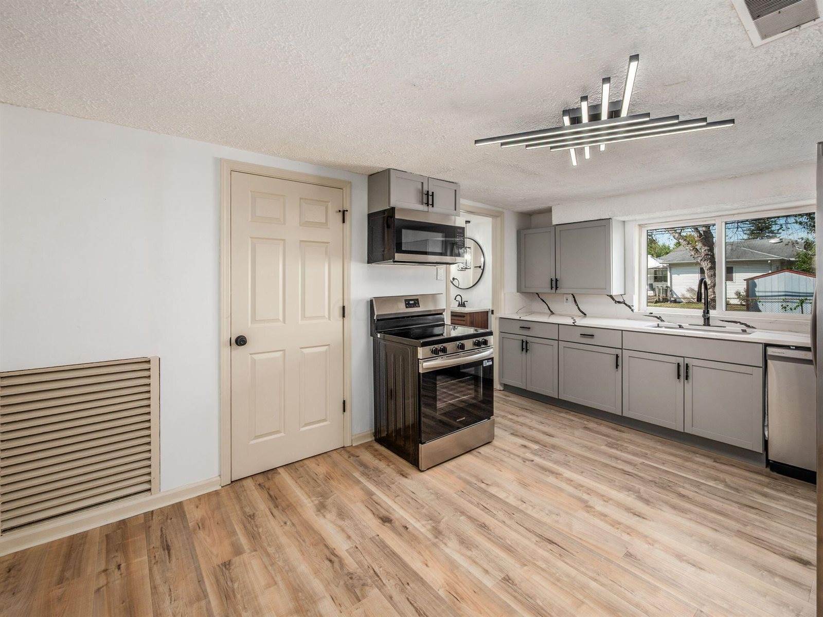 963 Erickson Avenue, Columbus, OH 43227