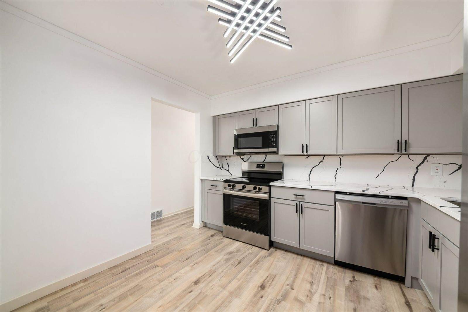 1611 Miltwood Road, Columbus, OH 43227