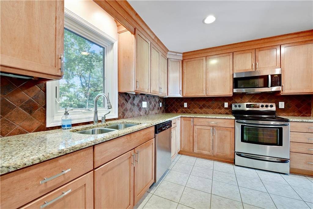 4804 West 76th Street, Prairie Village, KS 66208