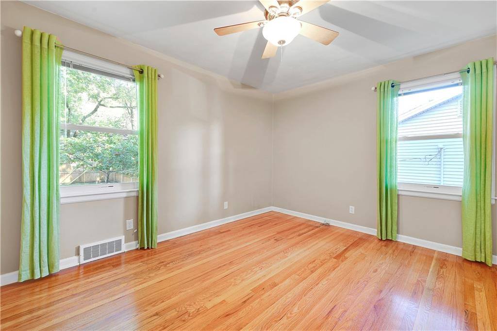 4804 West 76th Street, Prairie Village, KS 66208