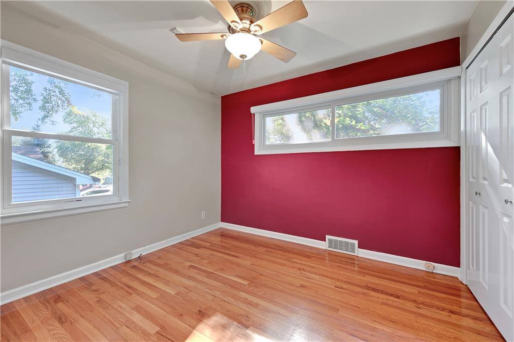 4804 West 76th Street, Prairie Village, KS 66208