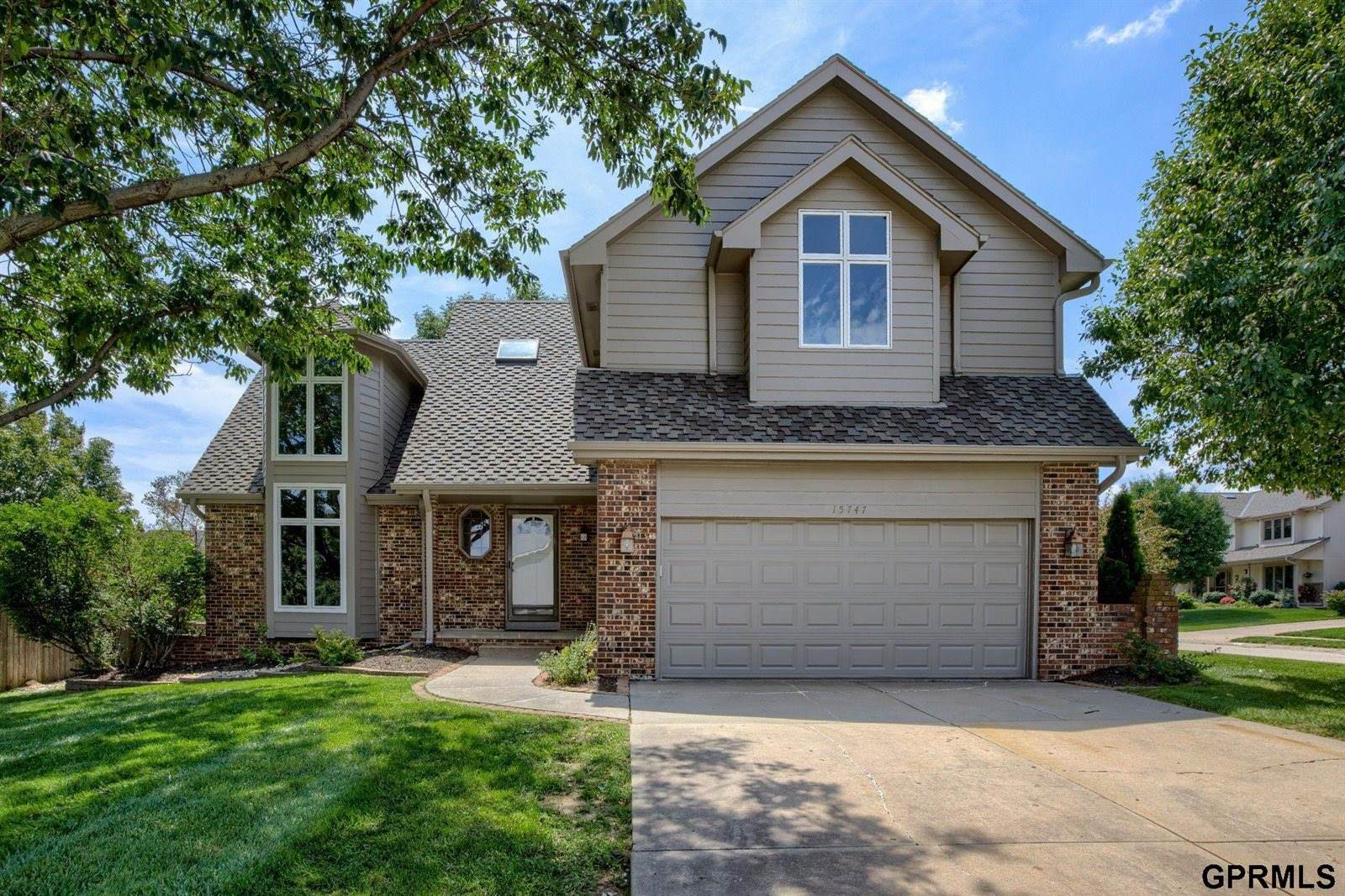 15747 Charles Street, Omaha, NE 68118