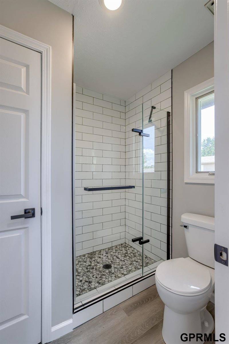 15747 Charles Street, Omaha, NE 68118