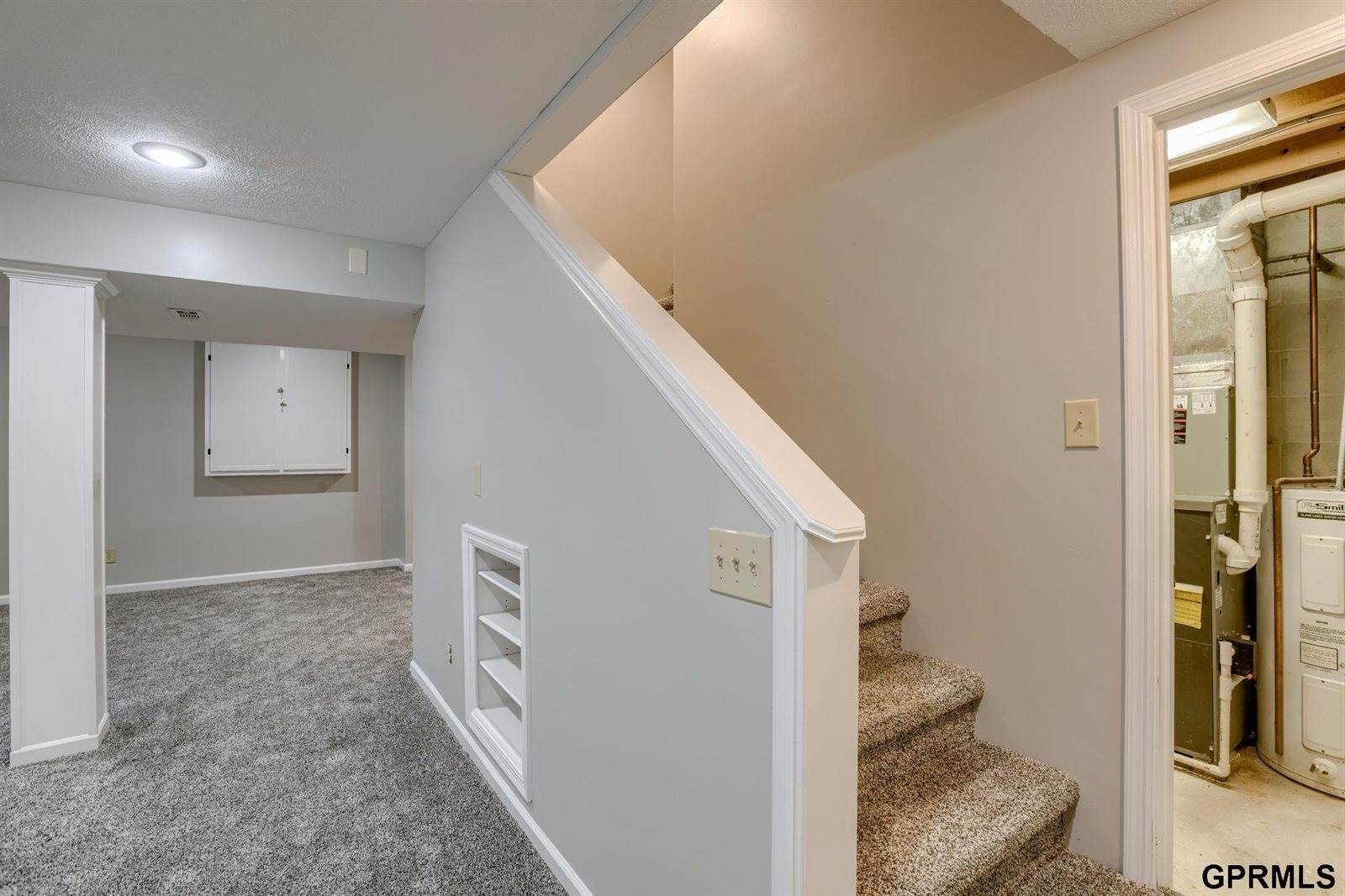 15747 Charles Street, Omaha, NE 68118