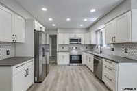 15747 Charles Street, Omaha, NE 68118