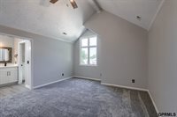 15747 Charles Street, Omaha, NE 68118