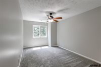 15747 Charles Street, Omaha, NE 68118