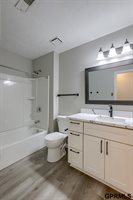 15747 Charles Street, Omaha, NE 68118