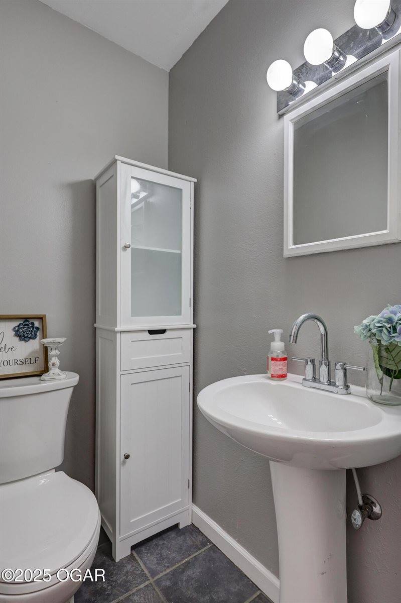 723 South Highland Avenue, Joplin, MO 64801