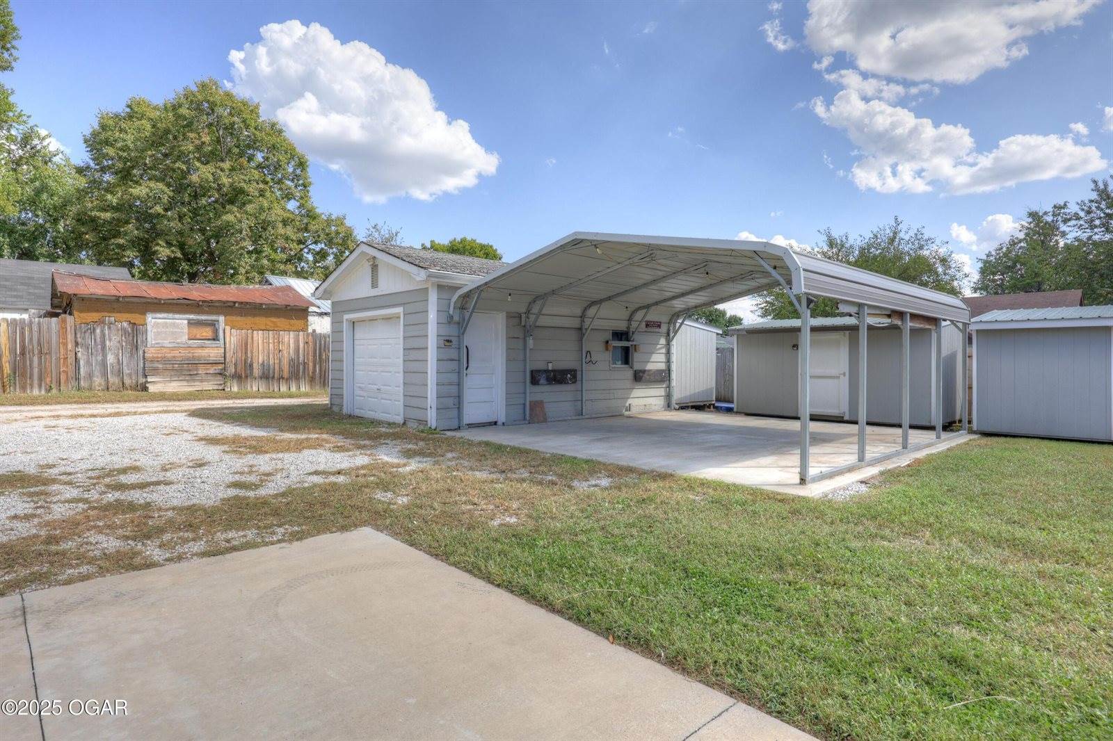 723 South Highland Avenue, Joplin, MO 64801