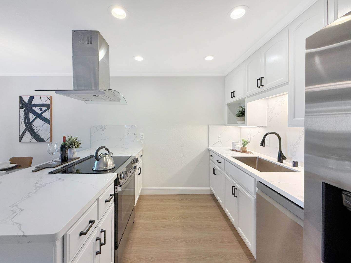 125 Connemara WAY 98, Sunnyvale, CA 94087