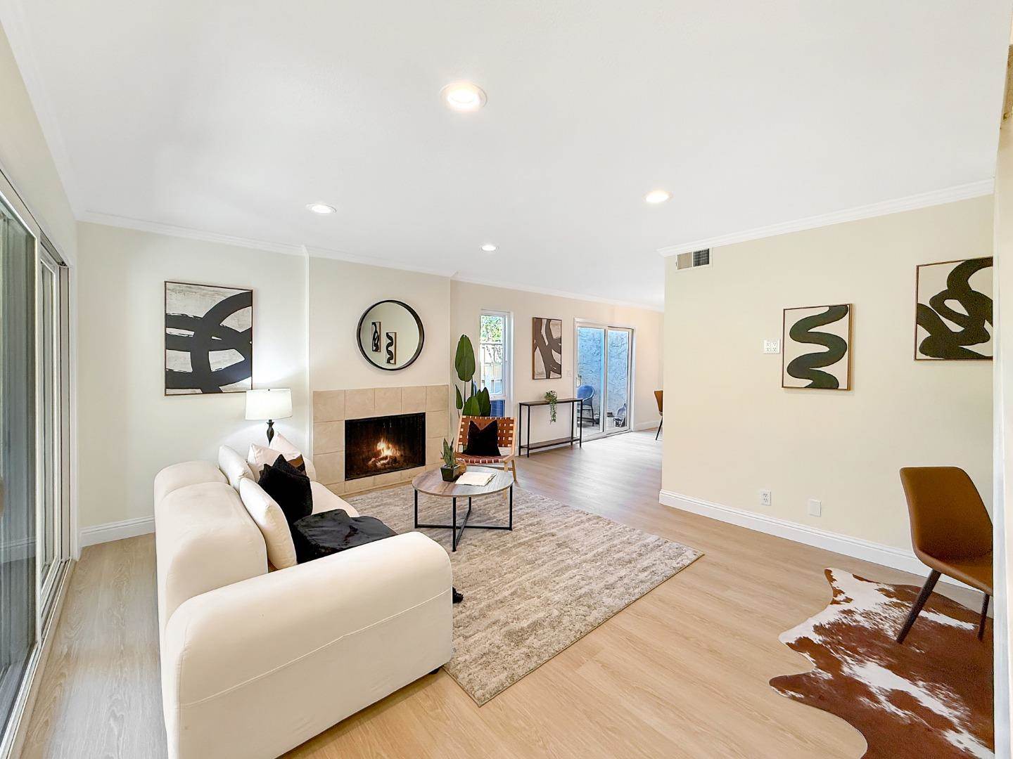 125 Connemara WAY 98, Sunnyvale, CA 94087