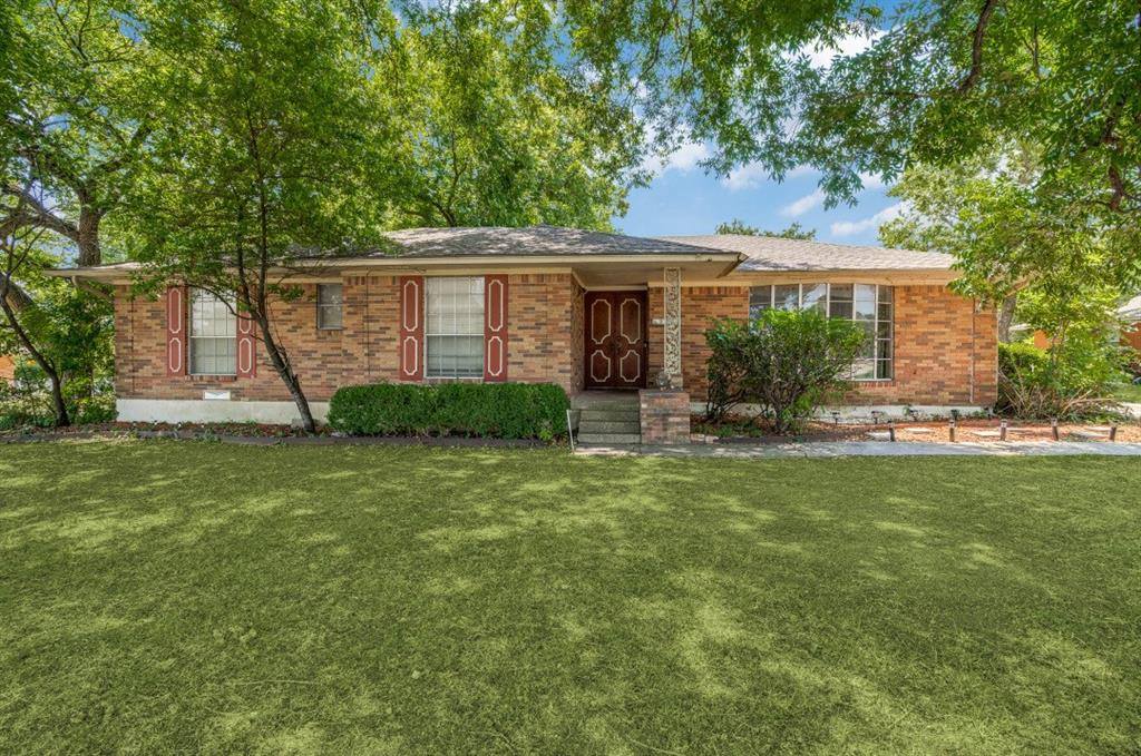 328 East Pleasant Run Road, DeSoto, TX 75115