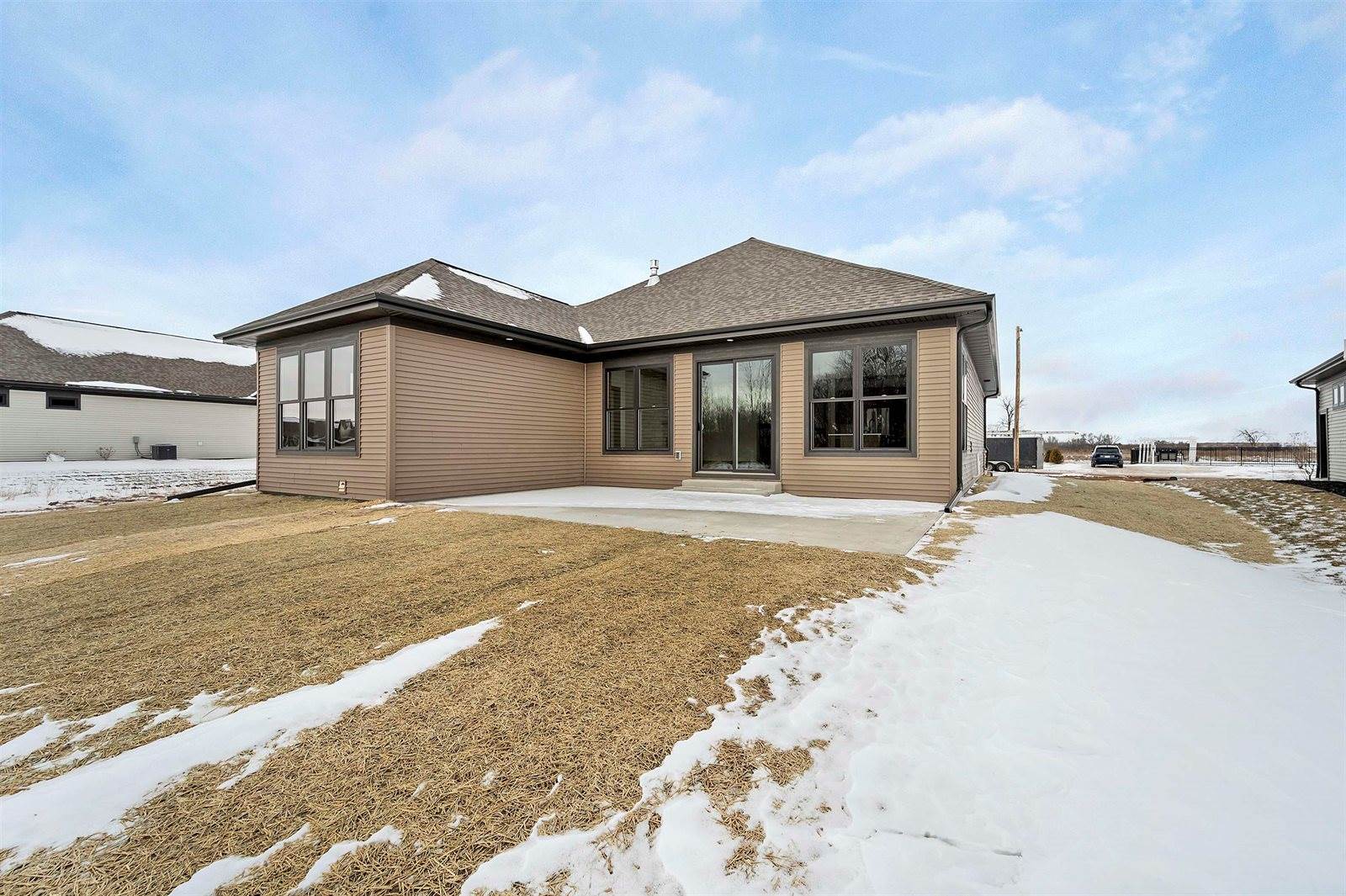 1617 North Honeysuckle Drive, De Pere, WI 54115